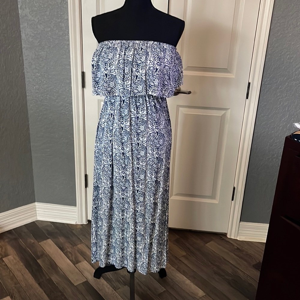 Blue strapless dress!